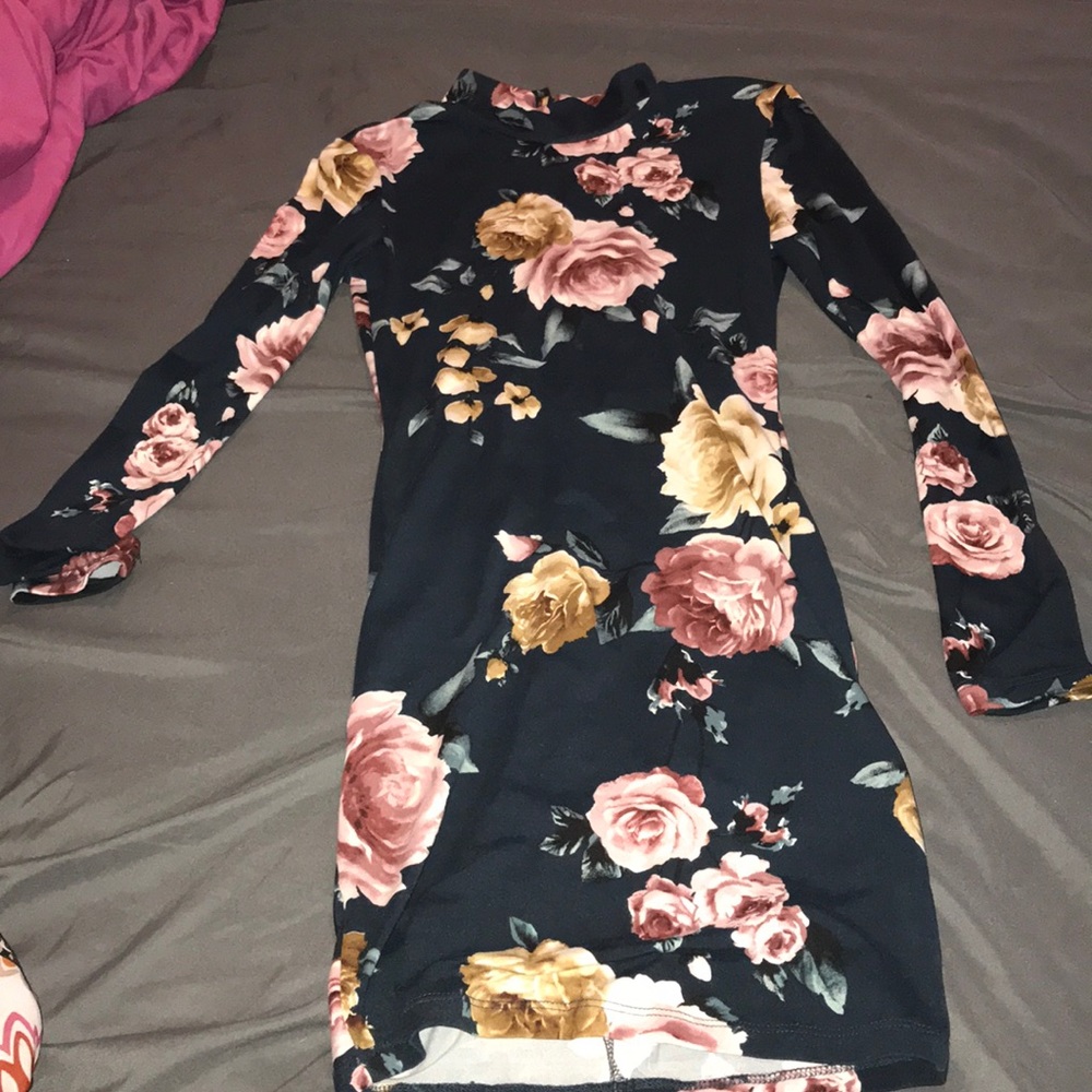 very fitted and stretchy dress !
